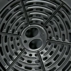 HOMCOM 1300W 2.5 Litre Air Fryer With Digital Display - White - 800-114V70 17 HOMCOM 1300W 2.5 Litre Air Fryer With Digital Display - White - 800-114V70 -Home Kitchen homcom 800114v70 inner view