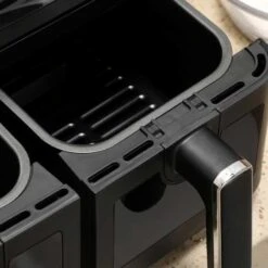 HOMCOM 2500W 8 Litre Family Size Air Fryer With Digital Display - Black - 800-166V70BK -Home Kitchen homcom 800166v70bk basket 1